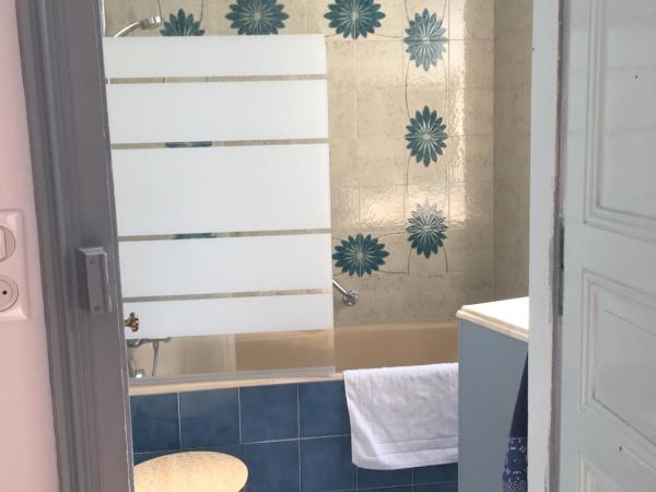 Maison Prémartine : photo 3 de la chambre chambre double - vue sur jardin