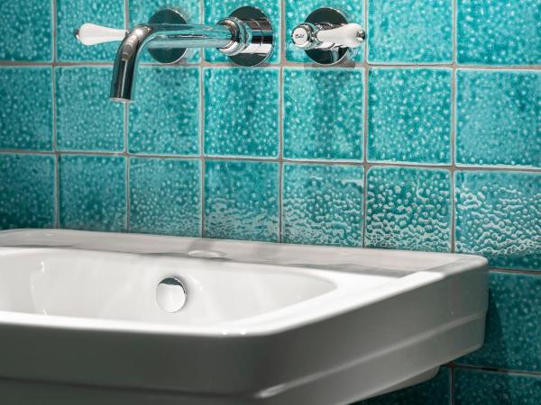 La França Travellers Adults Only : photo 9 de la chambre chambre double deluxe avec douche