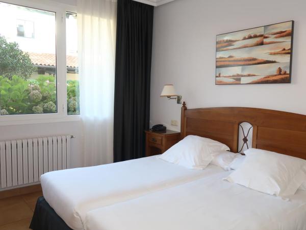 Hotel Gudamendi : photo 3 de la chambre offre spéciale - chambre lits jumeaux - vue sur jardin