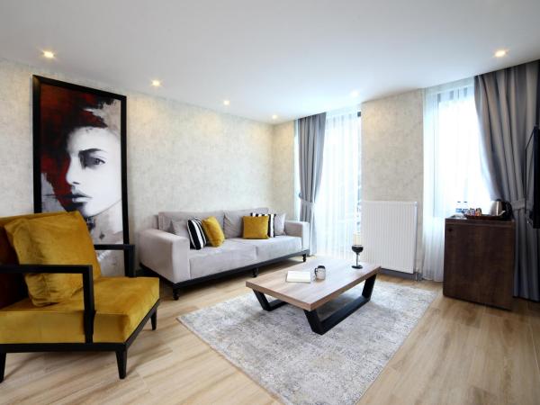 Walton Residence Sisli : photo 4 de la chambre suite lit king-size avec jacuzzi