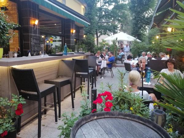 Pension Der Kretaner : photo 5 de la chambre chambre double ou lits jumeaux avec salle de bains privative