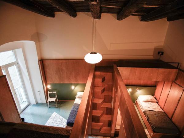 NAP Hostel Spaccanapoli : photo 2 de la chambre lit dans dortoir mixte de 7 lits
