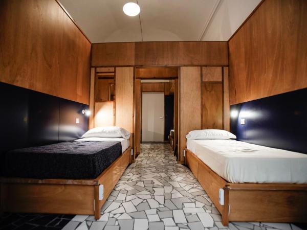 NAP Hostel Spaccanapoli : photo 2 de la chambre lit dans dortoir pour femmes de 7 lits