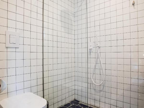 NAP Hostel Spaccanapoli : photo 4 de la chambre chambre double deluxe avec lit d'appoint