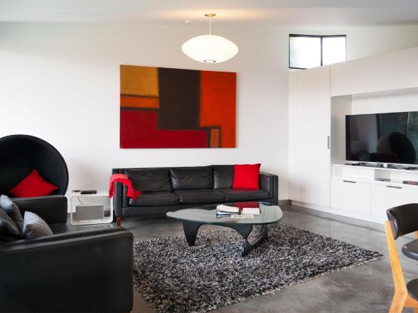 Old Bishop's Quarters Heritage, Modern & Unique Accommodation : photo 10 de la chambre two-bedroom apartment with glimpses of river derwent - tutors