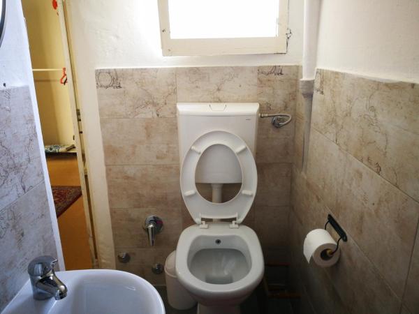 Maison Sarraj Affittacamere : photo 10 de la chambre chambre double ou lits jumeaux avec salle de bains privative