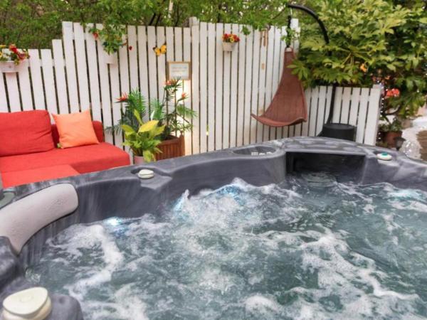 JustB Deva Edinburgh : photo 1 de la chambre master suite (with hot tub)