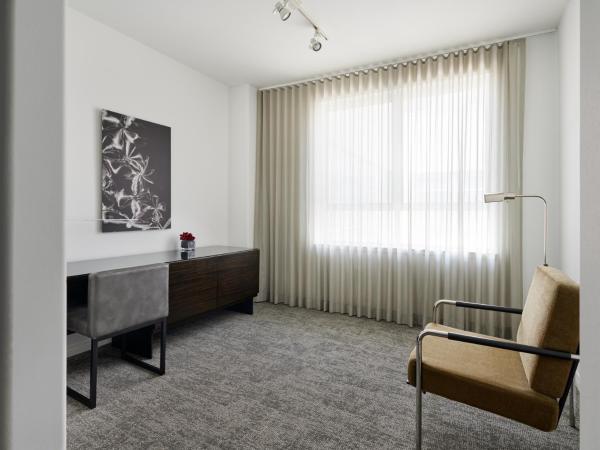 AKA Beverly Hills : photo 1 de la chambre suite 2 chambres avec coin salon