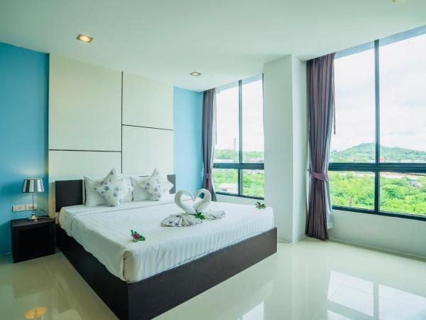 CA Hotel and Residence Phuket - SHA Extra Plus : photo 7 de la chambre suite deluxe avec lit king-size