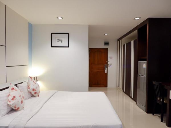 CA Hotel and Residence Phuket - SHA Extra Plus : photo 5 de la chambre chambre double deluxe