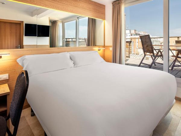 B&B HOTEL Tarragona Centro Urbis : photo 8 de la chambre chambre double supérieure