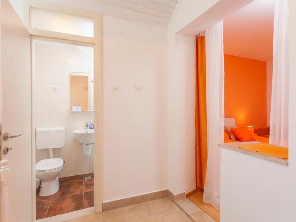 Apartments & Rooms Alagić : photo 7 de la chambre chambre double Économique