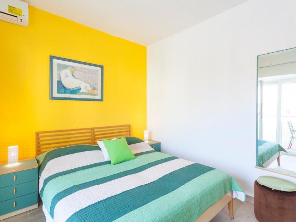 Apartments & Rooms Alagić : photo 2 de la chambre chambre double avec balcon