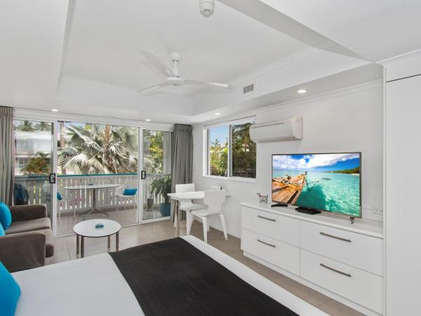 By The Sea Port Douglas : photo 2 de la chambre studio supérieur - premier Étage - vue partielle sur mer