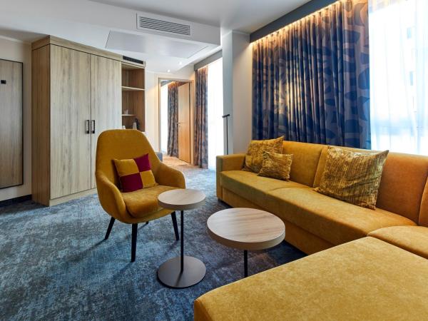 Holiday Inn - Hamburg - HafenCity, an IHG Hotel : photo 6 de la chambre suite lit queen-size