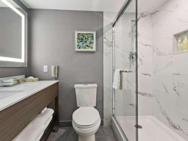 Best Western Premier Calgary Plaza Hotel & Conference Centre : photo 3 de la chambre chambre avec 2 grands lits queen-size