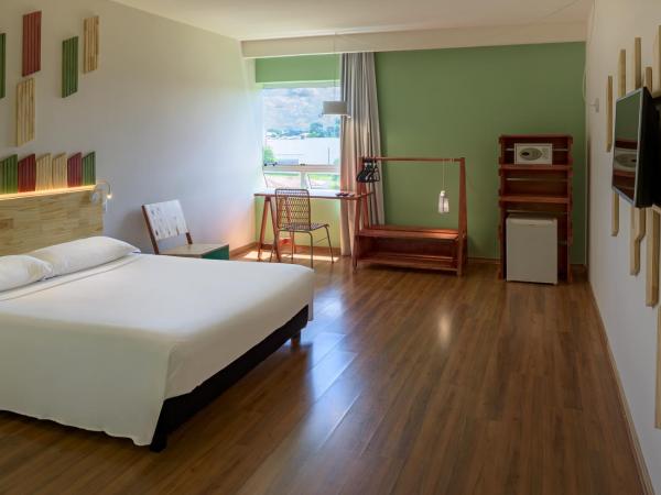 Hotel Nacional Inn Curitiba Santa Felicidade : photo 4 de la chambre appartement lit queen-size