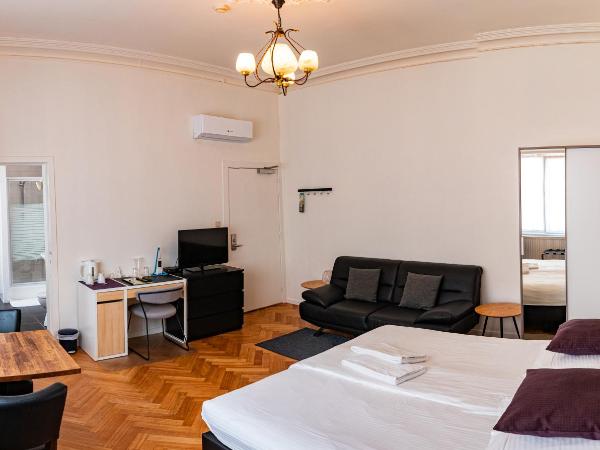 Hotel Cathedral Gent Centrum : photo 2 de la chambre chambre double avec coin salon