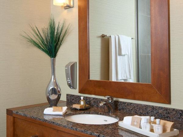 Hotel Chateau Laurier Québec : photo 1 de la chambre chambre supérieure avec 2 lits queen-size