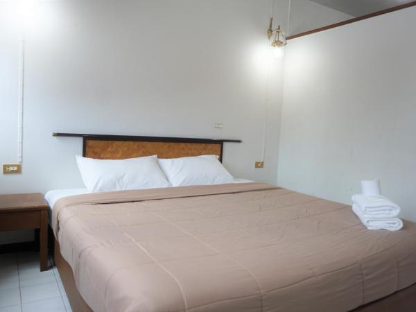 Chomdoi House Hotel SHA Extra Plus : photo 5 de la chambre budget air-con room