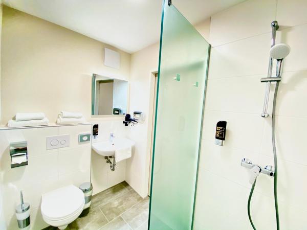 I AM HOTEL Graz-Seiersberg : photo 6 de la chambre chambre double confort