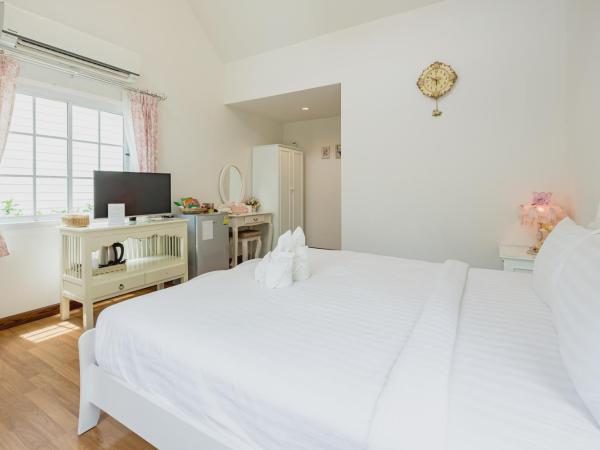 Sakarin Valley Resort : photo 4 de la chambre chambre lit queen-size - vue sur jardin