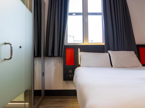 easyHotel Leeds : photo 1 de la chambre chambre double avec fenêtre
