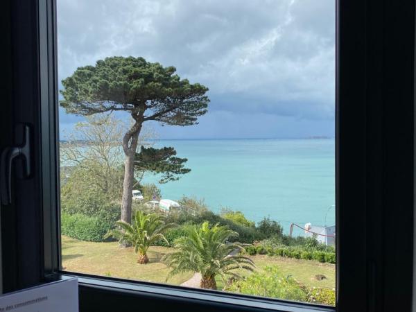 Villa Les Hydrangéas : photo 3 de la chambre petite chambre double - vue sur mer