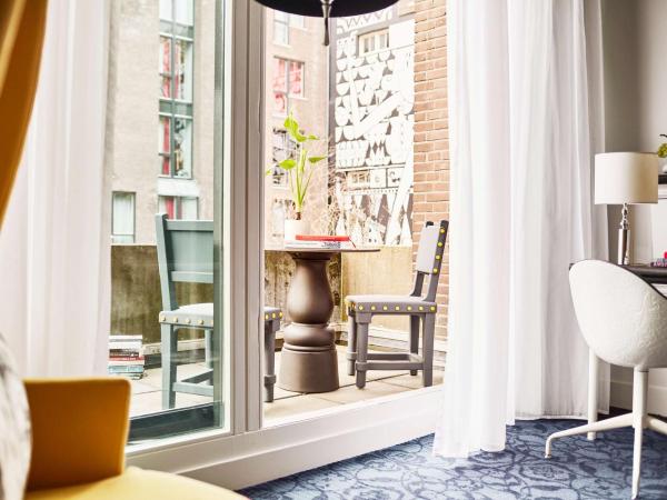 Andaz Amsterdam Prinsengracht - a concept by Hyatt : photo 6 de la chambre chambre lit queen-size avec terrasse 