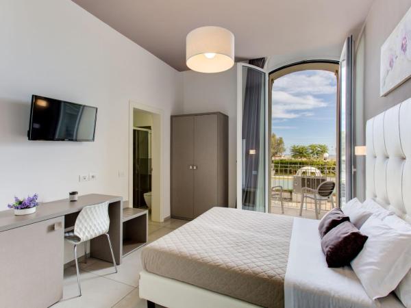 Hotel Villa Augustea : photo 1 de la chambre chambre double avec balcon