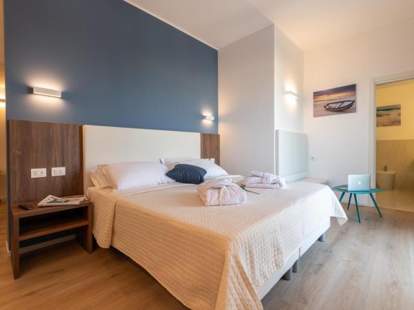 Hotel Mondial : photo 5 de la chambre suite junior - vue sur mer