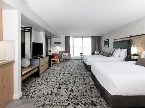 The Crystal Lodge : photo 1 de la chambre chambre de luxe avec 2 lits queen-size et 1 canapé-lit