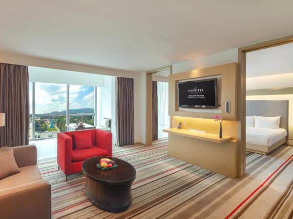 Novotel Nanjing East Suning : photo 2 de la chambre suite exécutive avec lit king-size