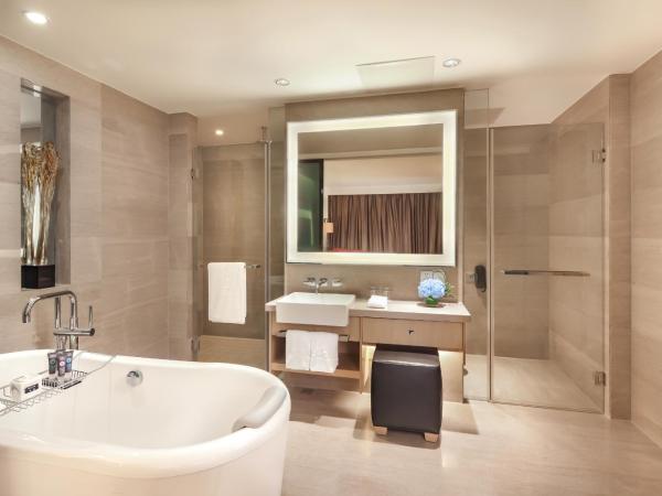 Novotel Nanjing East Suning : photo 6 de la chambre suite exécutive avec lit king-size