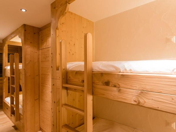 Nendaz 4 Vallées & SPA 4* Superior : photo 4 de la chambre appartement avec vue sur la montagne