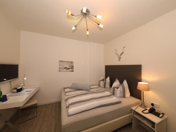 Hotel Am Ehrenhof : photo 7 de la chambre chambre double