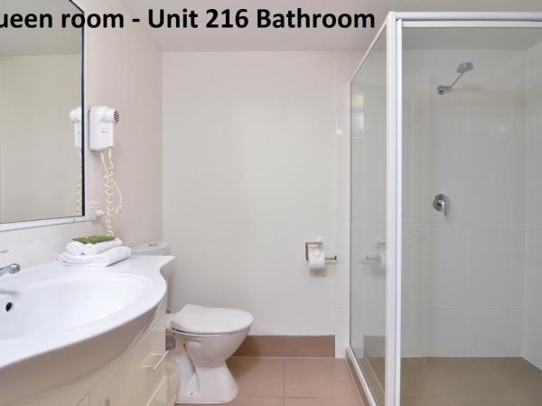 The Newport on Macrossan - Adults Only : photo 7 de la chambre chambre lit queen-size