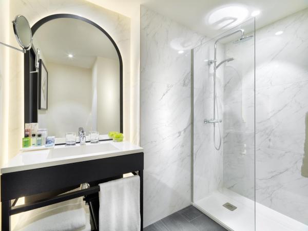 H10 Puerta de Alcalá : photo 2 de la chambre chambre double basique