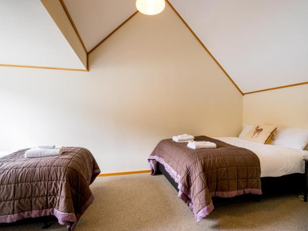 Hawea Hotel : photo 10 de la chambre chambre d’hôtel familiale standard avec mezzanine et salle de bains privative - vue sur lac