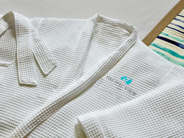 Pacific View Inn : photo 5 de la chambre chambre lit queen-size