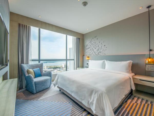 Holiday Inn Johor Bahru City Centre, an IHG Hotel : photo 1 de la chambre suite lit king-size avec canapé-lit - dernier Étage