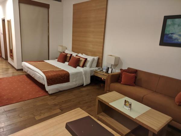 Fortune Select Global, Gurugram - Member ITC's Hotel Group : photo 5 de la chambre club superior king room withearly check in & late check-out for up to 3 hours (subject to avl)