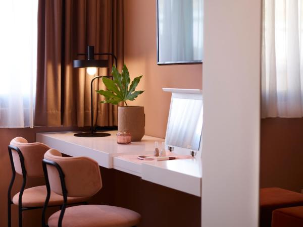 The Marblous Athens : photo 5 de la chambre suite lit queen-size marblous