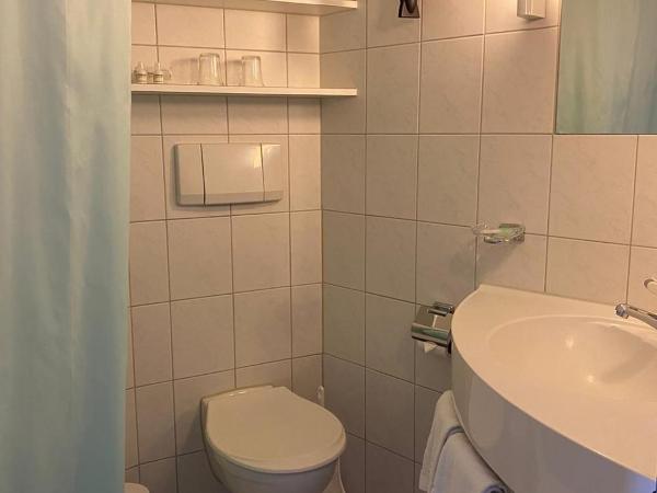 Bernina Bed and Breakfast : photo 8 de la chambre chambre double avec balcon