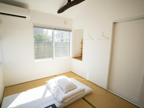 Sato-san's Rest : photo 4 de la chambre chambre triple avec salle de bains commune