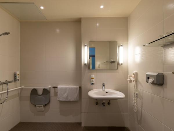 Star G Hotel Premium München Domagkstraße : photo 5 de la chambre chambre lit king-size supérieure - accessible aux personnes à mobilité réduite