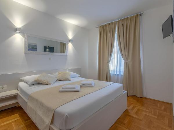 Bb-Ld : photo 1 de la chambre appartement avec balcon