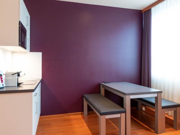 Star G Hotel München Schwabing : photo 2 de la chambre appartement