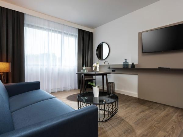 Holiday Inn Berlin City-West, an IHG Hotel : photo 5 de la chambre suite