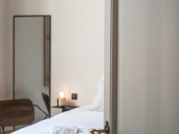 B'Guest Sleep & Retreat : photo 3 de la chambre chambre lit king-size - vue sur jardin